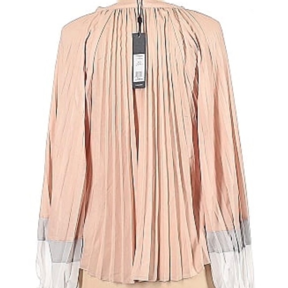 Bcbg pleated too - Picture 3 of 3